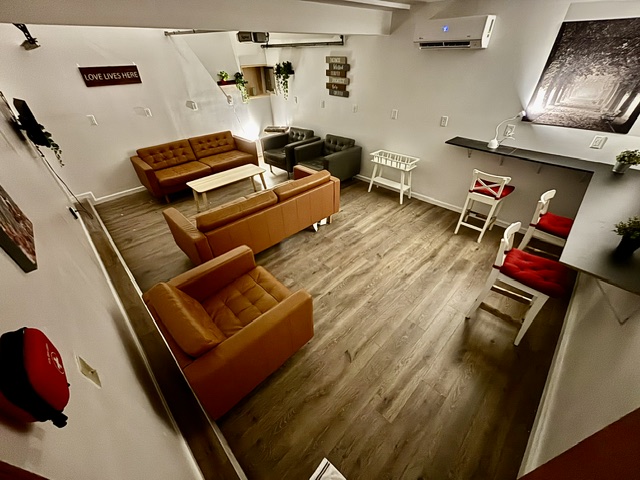 Capsule & Pod Hotel | NYC — NJ 07105